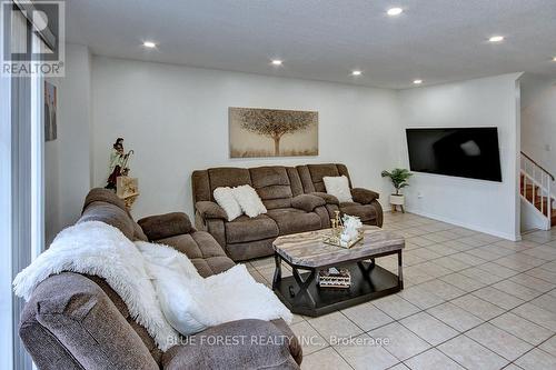 40 - 590 Millbank Drive, London, ON - Indoor Photo Showing Living Room