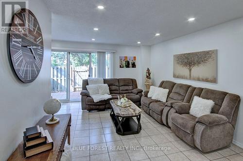 40 - 590 Millbank Drive, London, ON - Indoor Photo Showing Living Room