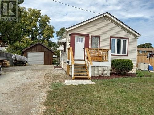 734 Campbell Street, Sarnia, ON - Outdoor