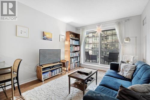 1413 - 230 King Street E, Toronto, ON - Indoor Photo Showing Living Room