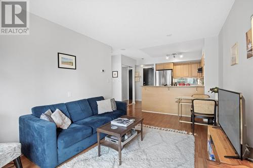 1413 - 230 King Street E, Toronto, ON - Indoor Photo Showing Living Room