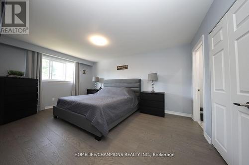 646 Chancery Court, Oshawa, ON - Indoor Photo Showing Bedroom