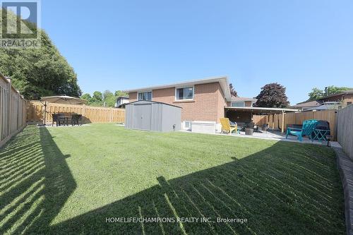 646 Chancery Court, Oshawa, ON - Outdoor With Backyard