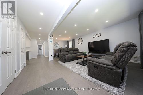 646 Chancery Court, Oshawa, ON - Indoor