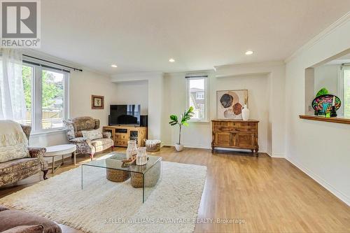 106 Yardley Avenue, Toronto, ON - Indoor Photo Showing Living Room