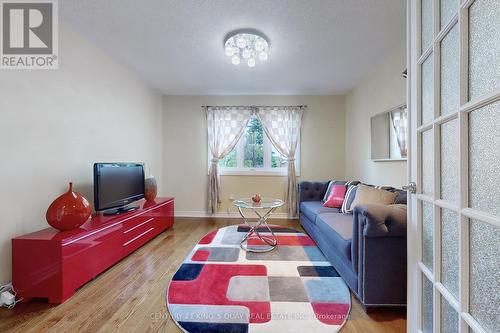 486 Palmer Avenue, Richmond Hill, ON - Indoor Photo Showing Living Room