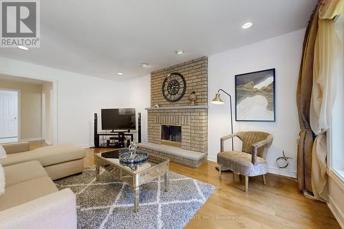 486 Palmer Avenue, Richmond Hill, ON - Indoor Photo Showing Living Room With Fireplace