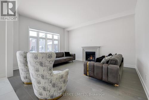 3 Joiner Circle, Whitchurch-Stouffville, ON - Indoor Photo Showing Living Room With Fireplace