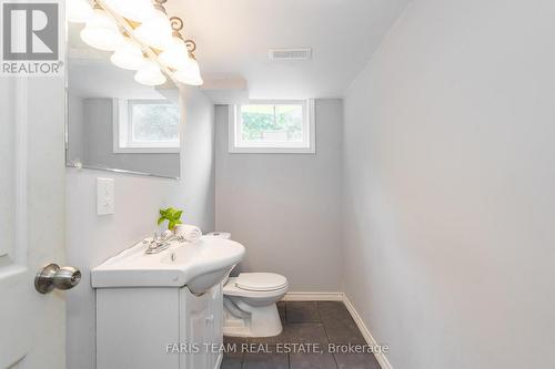 28 Harding Avenue, Barrie, ON - Indoor Photo Showing Bathroom