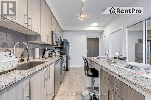 2302 - 4099 Brickstone Mews, Mississauga (City Centre), ON - Indoor Photo Showing Kitchen With Upgraded Kitchen