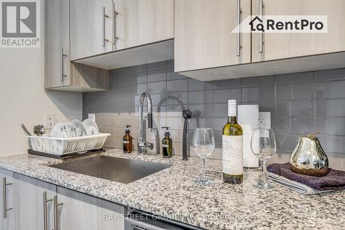 2302 - 4099 Brickstone Mews, Mississauga (City Centre), ON - Indoor Photo Showing Kitchen