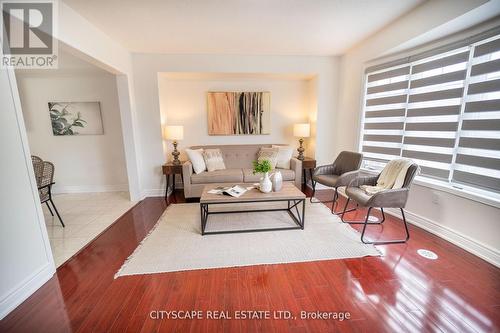 2178 Fiddlers Way, Oakville, ON - Indoor Photo Showing Living Room