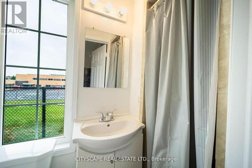 2178 Fiddlers Way, Oakville, ON - Indoor Photo Showing Bathroom