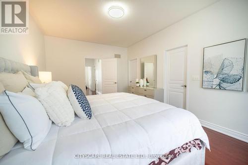 2178 Fiddlers Way, Oakville, ON - Indoor Photo Showing Bedroom