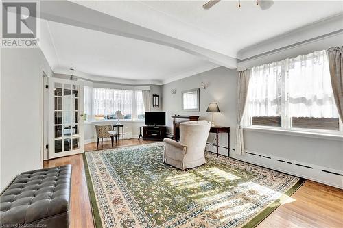 754 Upper Wellington Street, Hamilton, ON - Indoor Photo Showing Living Room