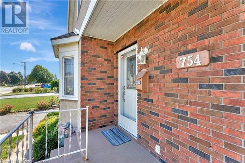 754 Upper Wellington Street, Hamilton, ON - Outdoor With Exterior