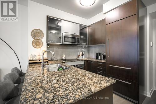 2810 - 5162 Yonge Street, Toronto (Willowdale West), ON - Indoor Photo Showing Kitchen With Double Sink With Upgraded Kitchen