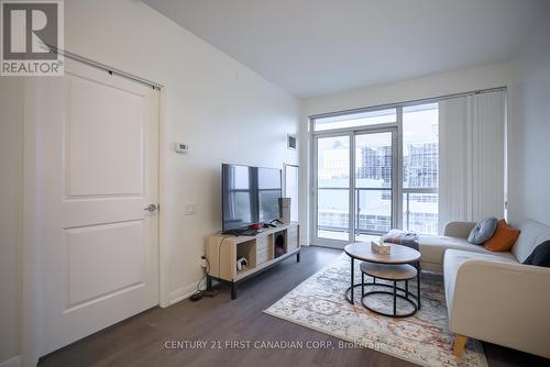 2810 - 5162 Yonge Street, Toronto (Willowdale West), ON - Indoor Photo Showing Living Room