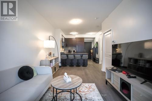 2810 - 5162 Yonge Street, Toronto (Willowdale West), ON - Indoor Photo Showing Living Room