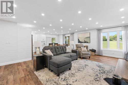 1467 County Road 19, Prince Edward County (Ameliasburgh), ON - Indoor Photo Showing Living Room