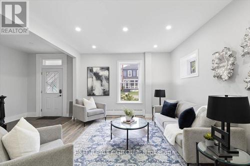 325 Charles Street, Belleville, ON - Indoor Photo Showing Living Room