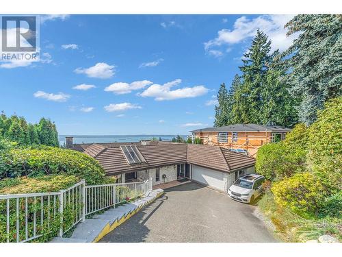 2289 Westhill Drive, West Vancouver, BC - Outdoor