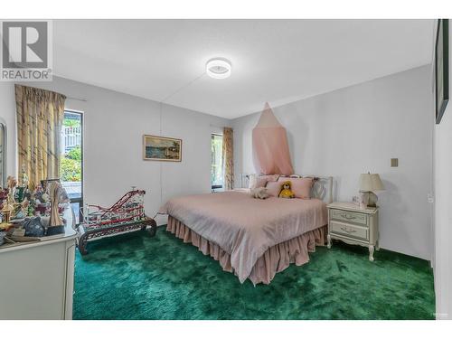 2289 Westhill Drive, West Vancouver, BC - Indoor Photo Showing Bedroom