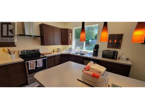 513 9Th  Avenue Lot# Stra Lot 1, New Denver, BC - Indoor Photo Showing Kitchen With Double Sink