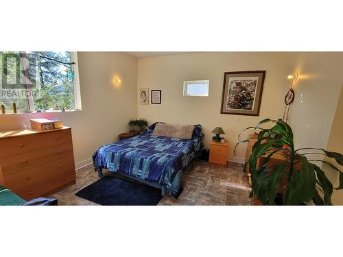 513 9Th  Avenue Lot# Stra Lot 1, New Denver, BC - Indoor Photo Showing Bedroom