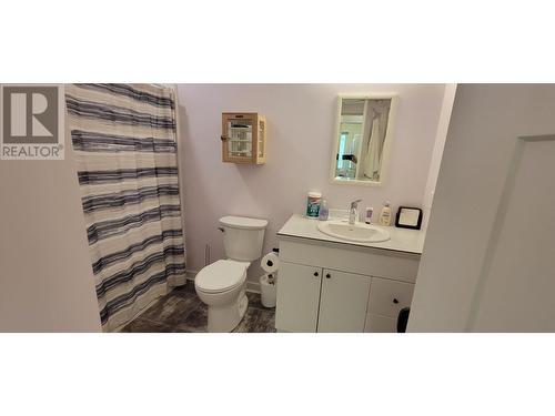 513 9Th  Avenue Lot# Stra Lot 1, New Denver, BC - Indoor Photo Showing Bathroom