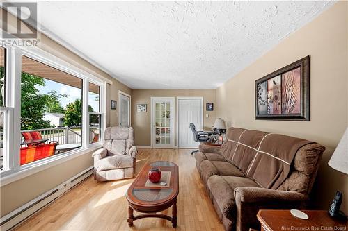 45 Mount Pleasant Road, Moncton, NB - Indoor Photo Showing Living Room