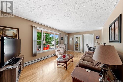 45 Mount Pleasant Road, Moncton, NB - Indoor Photo Showing Living Room