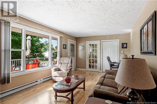 45 Mount Pleasant Road, Moncton, NB - Indoor Photo Showing Living Room