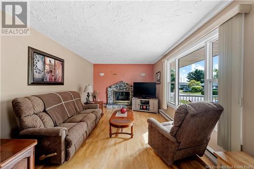 45 Mount Pleasant Road, Moncton, NB - Indoor Photo Showing Living Room