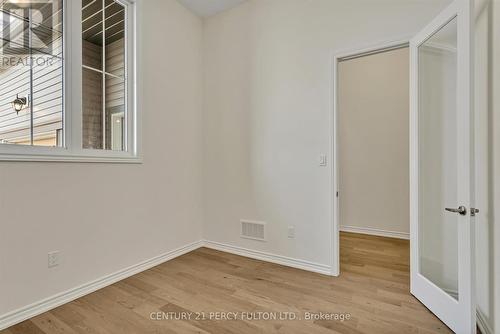 28 Autumn Frost Road, Otonabee-South Monaghan, ON - Indoor Photo Showing Other Room