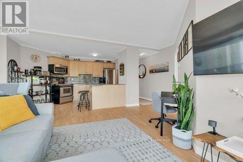 614 - 135 James Street S, Hamilton, ON - Indoor Photo Showing Kitchen