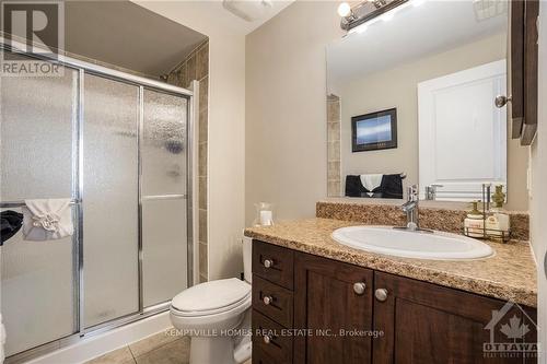 56 B Tayside, Ottawa, ON - Indoor Photo Showing Bathroom