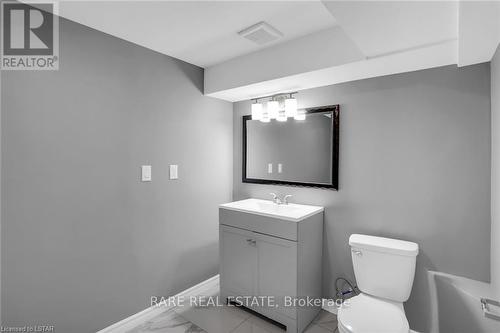 63 Wistow Street, London, ON - Indoor Photo Showing Bathroom