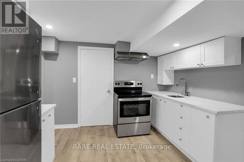 63 Wistow Street, London, ON - Indoor Photo Showing Kitchen