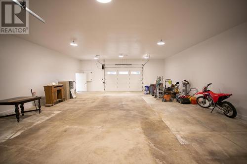 973 Line Rd, Richards Landing, ON - Indoor Photo Showing Garage