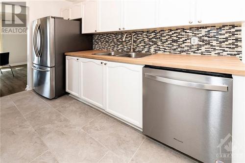 Kitchen - 38 Armadale Crescent, Ottawa, ON - Indoor Photo Showing Kitchen With Stainless Steel Kitchen With Double Sink