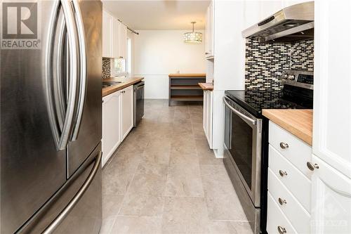 Kitchen - 38 Armadale Crescent, Ottawa, ON - Indoor Photo Showing Kitchen With Stainless Steel Kitchen