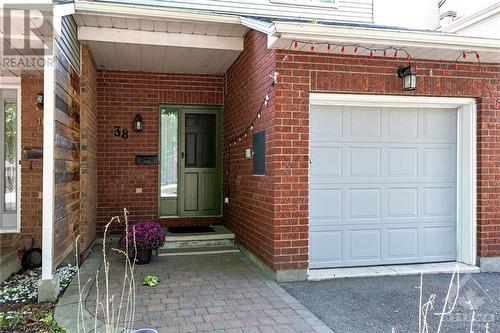 Front - 38 Armadale Crescent, Ottawa, ON - Outdoor With Exterior