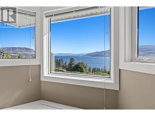 6122 Lipsett Avenue, Peachland, BC - Indoor Photo Showing Other Room