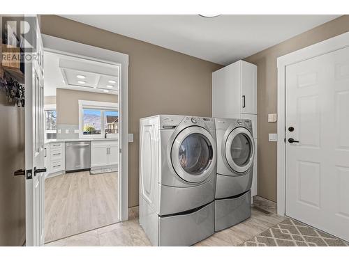 6122 Lipsett Avenue, Peachland, BC - Indoor Photo Showing Laundry Room