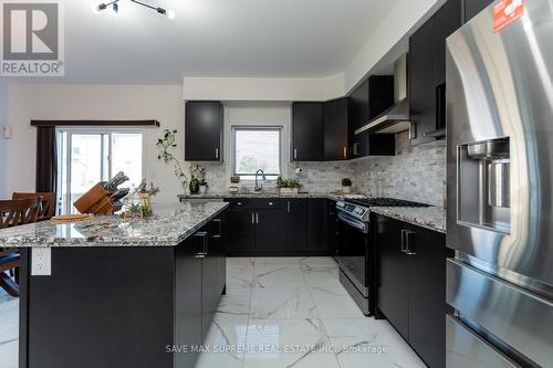 32 Sleeth Street, Brantford, ON - Indoor Photo Showing Kitchen With Upgraded Kitchen