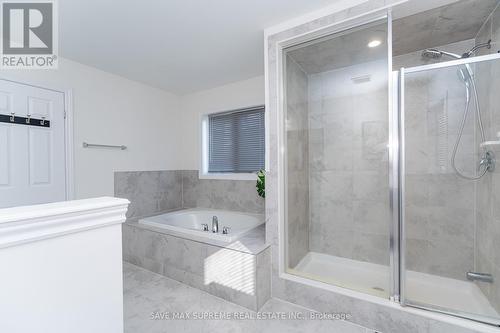 32 Sleeth Street, Brantford, ON - Indoor Photo Showing Bathroom