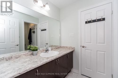 32 Sleeth Street, Brantford, ON - Indoor Photo Showing Bathroom