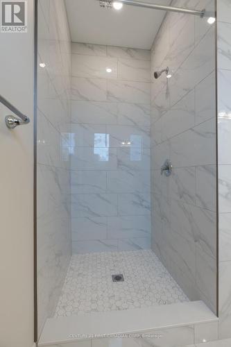 242 Leitch Street, Dutton/Dunwich (Dutton), ON - Indoor Photo Showing Bathroom