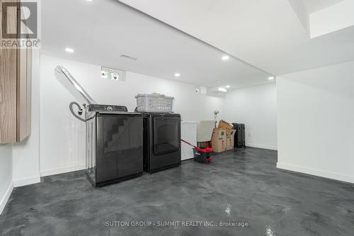 8282 Kipling Avenue, Vaughan, ON - Indoor Photo Showing Laundry Room